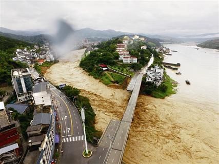 大水無情  大匠有愛